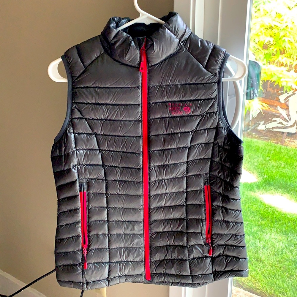 Mountain hardwear vest